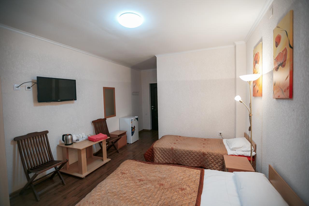 Evropa Hotel Bosteri Exteriör bild